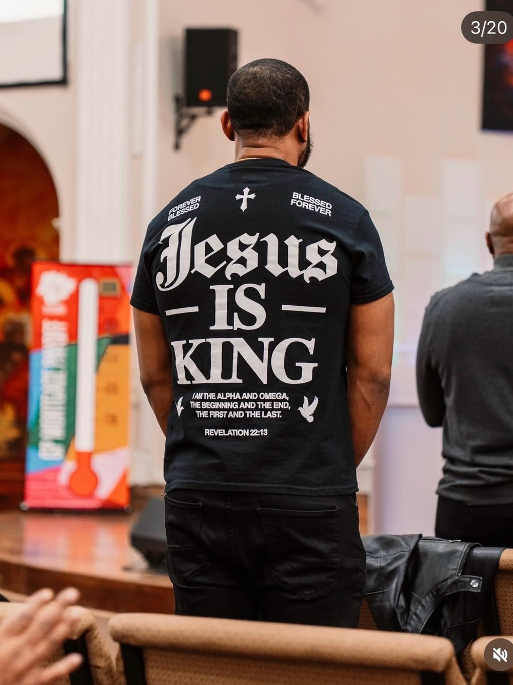 Black "Jesus Is King" Graphic Tee - Men
